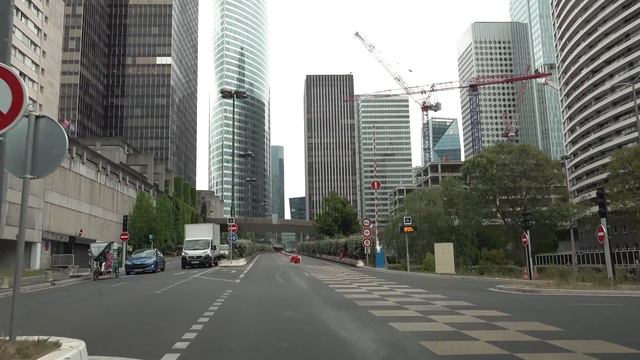 Skyscraper City - Paris 4K - Driving Downtown