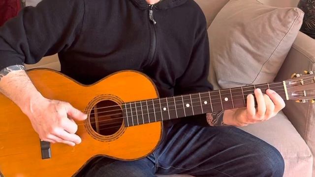 Blind Blake stuff on my mom’s 1912 Mayflower parlor guitar with silver bar frets. смотреть онлайн