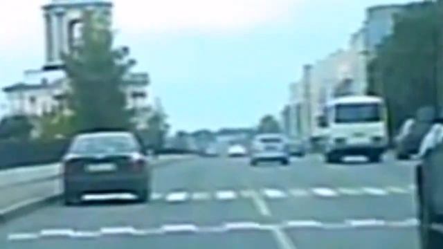 Сколько нарушений ПДД на снимаемом автомобиле? смотреть онлайн