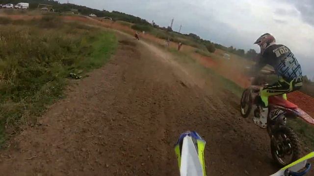 мотокросс Кольчугино, 20.08.22. класс 450, к сожалению снять весь второй заезд не хватило заряда смотреть онлайн