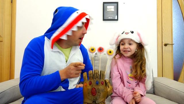 Супергерои и волшебное превращение Нади и Папы - Короткие истории для детей смотреть онлайн
