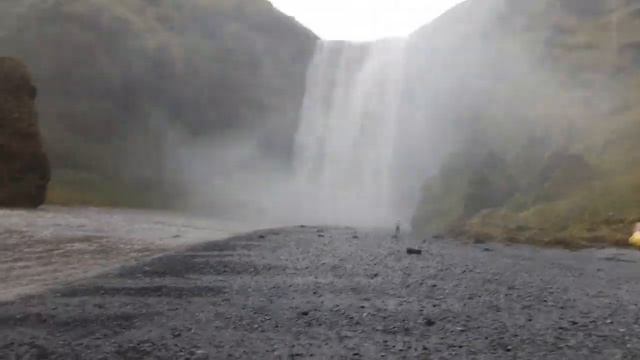 25.08.2019 У водопада Скогафосс смотреть онлайн