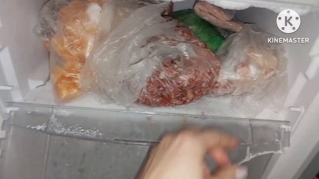 Перекручиваю фарш в заморозку, решила наготовить котлет. смотреть онлайн