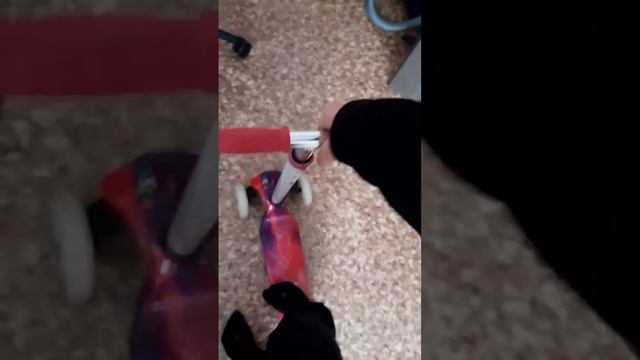 Трюки на детском самокате #трюкинасамокате #самокат #трюки смотреть онлайн
