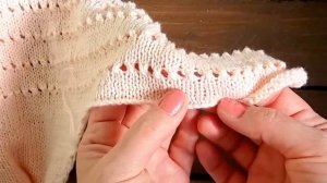 Летний джемпер спицами с простым ажурным узором. Вяжем из хлопка.