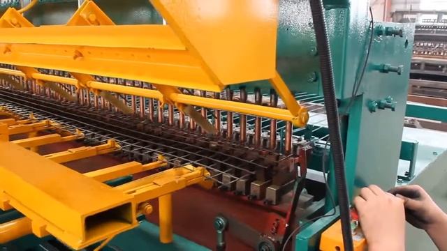 Принцип работы автоматического станка для производства сварной сетки смотреть онлайн
