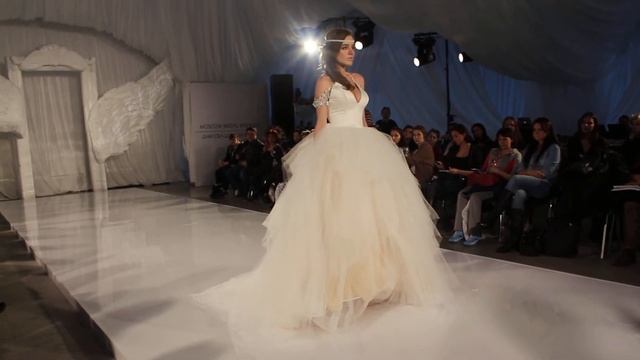 Показ Ange Etoiles и RARA AVIS в Гостином дворе 2015 PART 2 смотреть онлайн