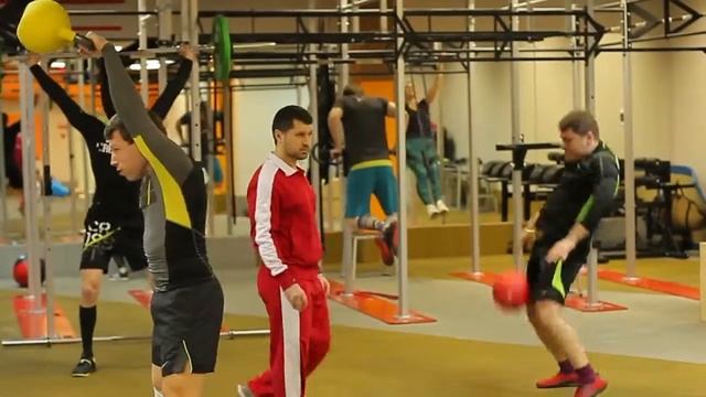 Фитнес-клуб "Лидер Спорт". Презентационный ролик. смотреть онлайн