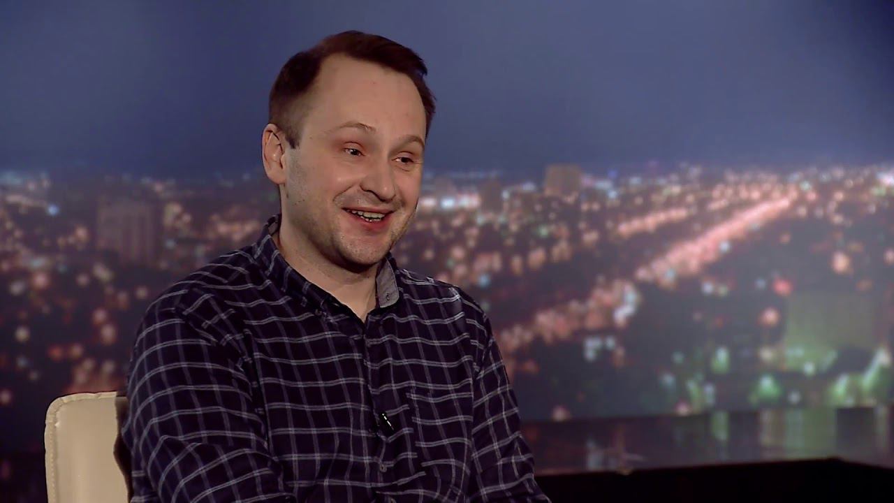 Денис Ивенский, главный дирижёр Кубанского симфонического оркестра в программе "Действующие лица" смотреть онлайн