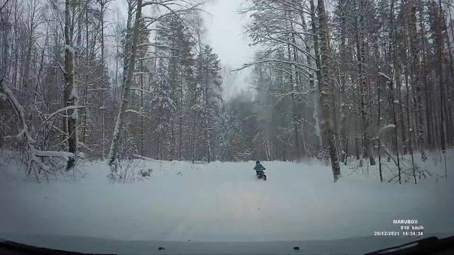 Квадроциклируем по заснеженному лесу. Ч.-1. смотреть онлайн