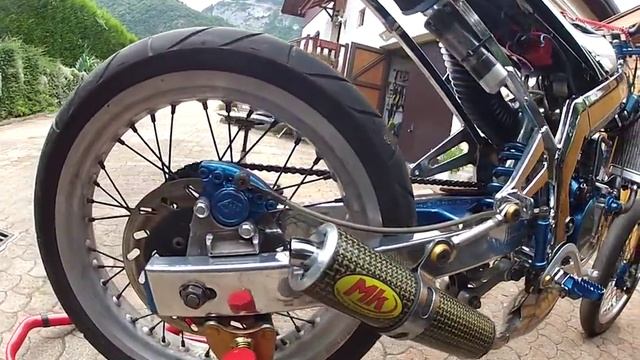 Petite vue sur la Derbi DRD limited 2003 70cc Pro Race ! смотреть онлайн