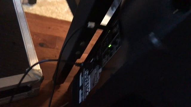 Behringer eurolive b215d demo # 2 both speakers смотреть онлайн