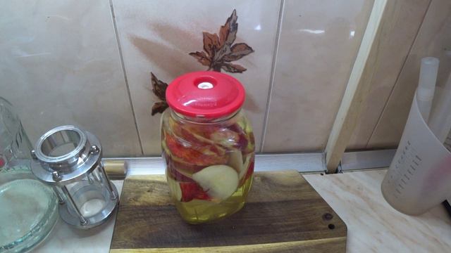 Настойка Яблочное наслаждение. Рецепт для любителей вкусно выпить! смотреть онлайн