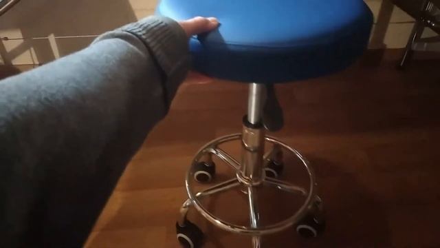 Какую кушетку выбрать начинающему лэшмейкеру, место лэшмейкера на дому. Видеообзор кушетки и стула. смотреть онлайн