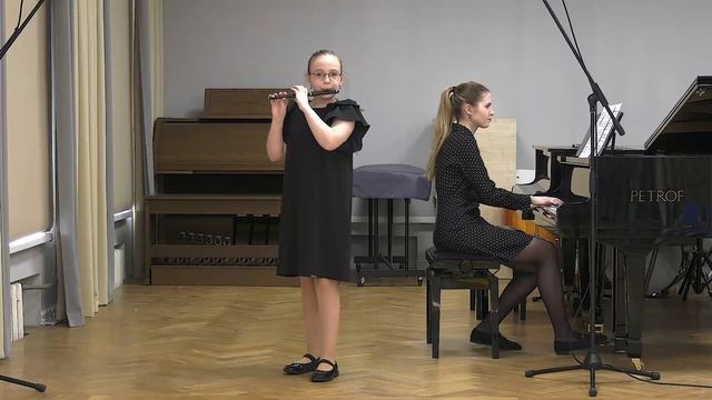 Ф.Х. Моцарт «Вариации на тему марша» Исп. Мария Щепетильникова (пикколо), Евгения Кудоя (ф-но). смотреть онлайн