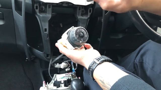 Проблем с копчето за управление на КЛАПИТЕ на парното на Toyota Yaris (2007-2011) смотреть онлайн