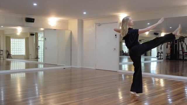 Waltz Shaping Combination 2 | Hover Corte, Same Foot Lunge, Développé & Same Foot Lunge смотреть онлайн