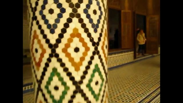 Busy Marrakesh - Koutoubia Mosque & Ben Youssef Madrasa & Dar Menebhi Palace смотреть онлайн