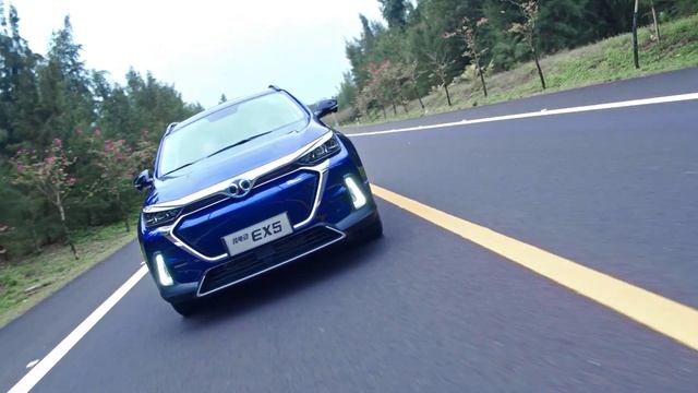 BAIC EX5 смотреть онлайн