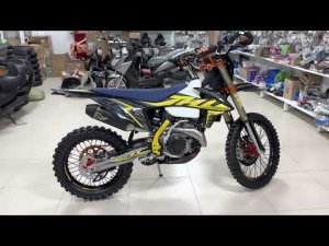 Видео обзор мотоцикла JHL Z8  на ZS182-MN моторе (NC300S)