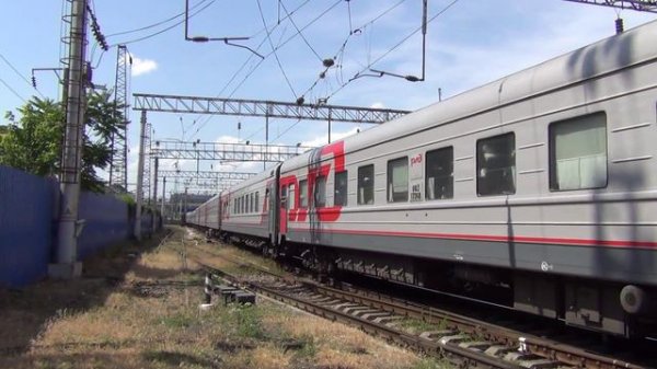 Отправление ЧС4Т-498 с поездом №140 Новосибирск — Адлер