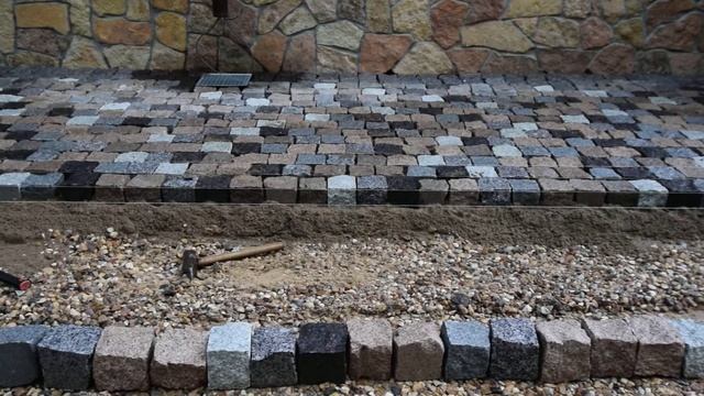 Укладка колотой гранитной брусчатки образец Мостовая Ру . смотреть онлайн
