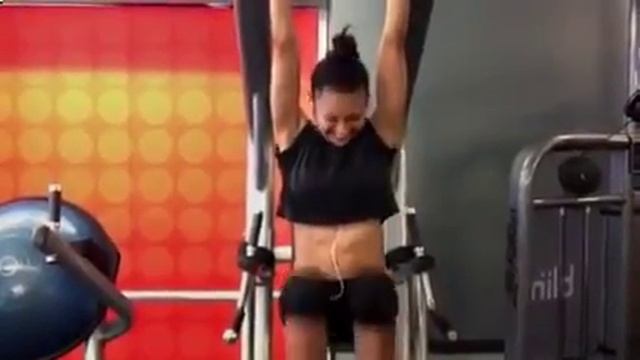 Уроки фитнеса дома. Фитнес в домашних условиях видео. смотреть онлайн
