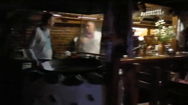 Питер. Июнь 2017. Украинский шинок на площади Пяти углов. смотреть онлайн