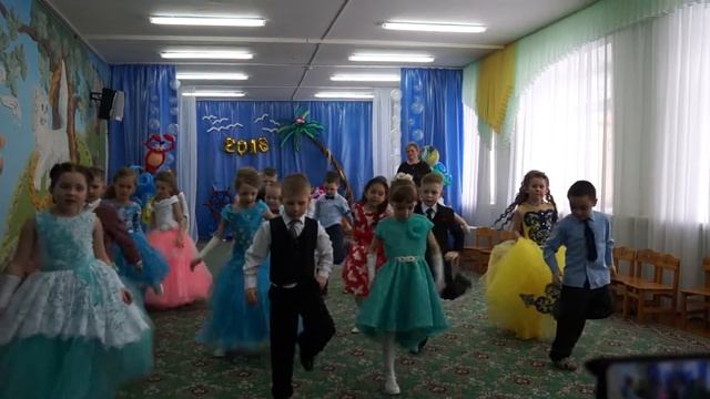 Танец «Красками разными» смотреть онлайн