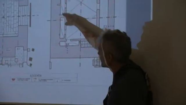 Vigevano, ingegneri-alpinisti si calano dalla torre del Bramante смотреть онлайн