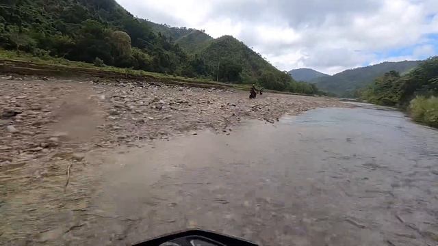 Off-road trail riding on a Honda XR150 смотреть онлайн