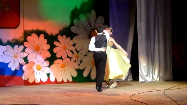 Тисульский вальс танцуют Танюша и Ростислав. смотреть онлайн