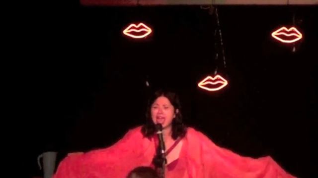 Bondage Queen Sings the Hits! смотреть онлайн