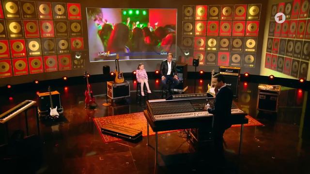 Erstklässlerin vs. Pop-Titan: Erkennt Dieter Bohlen seine Modern Talking-Hits? | Klein gegen Groß смотреть онлайн