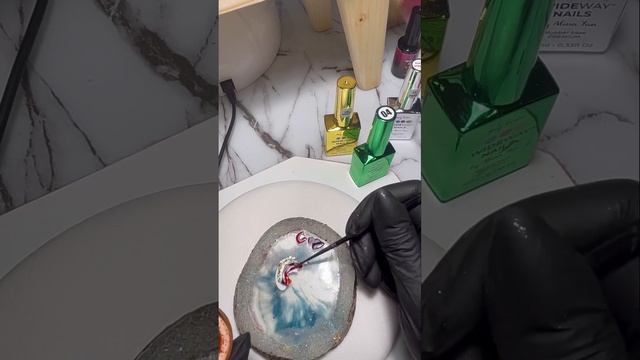 Маникюр 2 разные руки смотреть онлайн