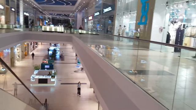 Первый раз в Море-молл по кюар-коду смотреть онлайн