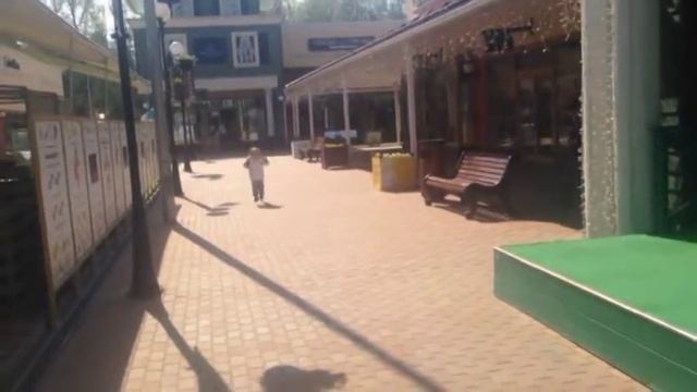 Идем покупать кроссовки! Часть 1! Vnukovo Outlet Village! Гуляем по магазинам! смотреть онлайн