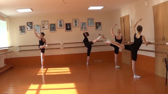 Экзамен по классическому танцу 8 класс 15 мая 2023 г преп Хохова Е Г смотреть онлайн