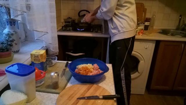 Тефтели с рисом и капустой.