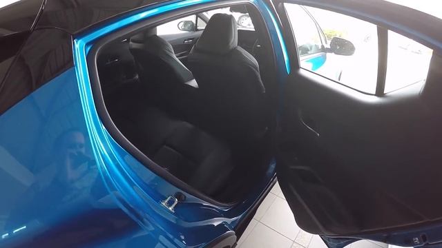 New 2018 Crossover Toyota C-HR Hybrid смотреть онлайн