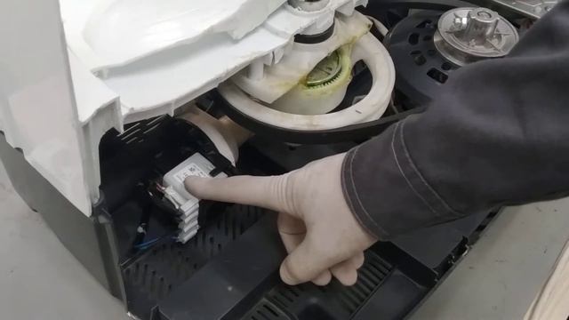 Уй шароитида Кир ювиш машинасининг помпа насосини тозалаш.#маиший техника#ремонт #помпа насос. смотреть онлайн