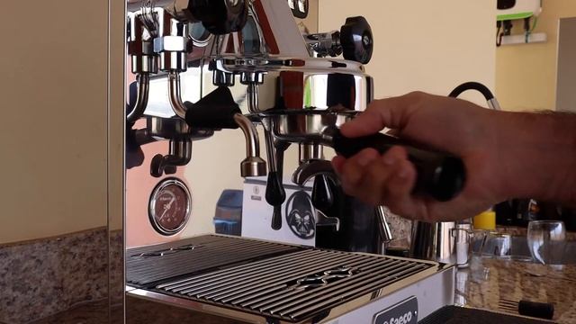 Coffee Vlog 09: testando cafés Orfeu na Saeco SE50 com o moedor Saeco M50 смотреть онлайн