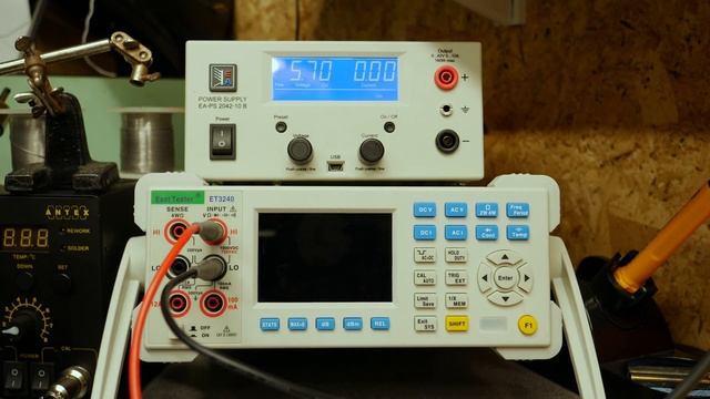 Bench Multimeter Review East Tester ET3240 - Lots of Good & Bad смотреть онлайн