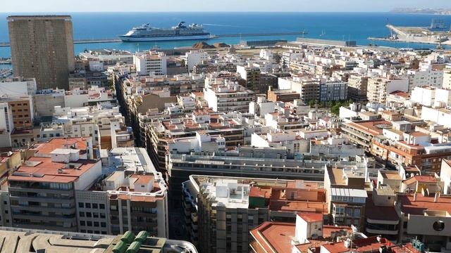 Аликанте. Панорама города с высоты птичьего полета. смотреть онлайн