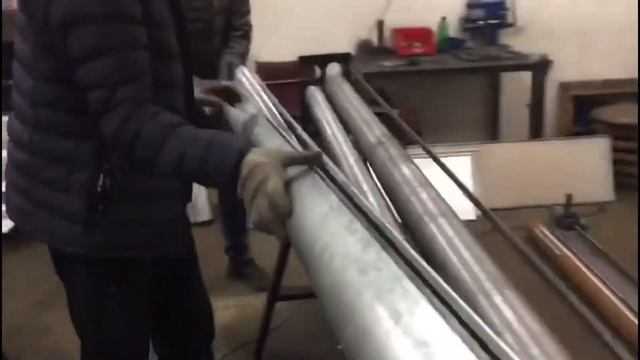 Вальцовочный станок длиной 2 метра с электроприводом. Толщина металла: до 1,2 мм смотреть онлайн