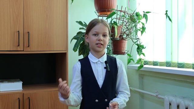 Суслова В. "Учим наизусть с актёрами театров" Школа 2200 смотреть онлайн