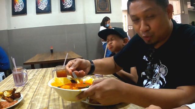 One of the FAMOUS Nasi Kandar in Penang|CARGAS CAFE BAYAN LEPAS смотреть онлайн
