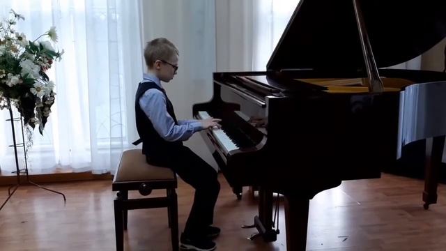 Ткаченко Глеб, соло ДМШ4 Дж. Томпсон «Танцующий медвежонок» смотреть онлайн