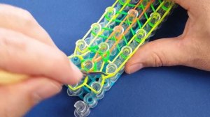 Браслет из резинок двойной ромб. Как сплести браслет из резинок на станке.