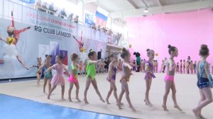 Юные спортсменки на турнире по художественной гимнастике в Волгограде показали свое мастерство